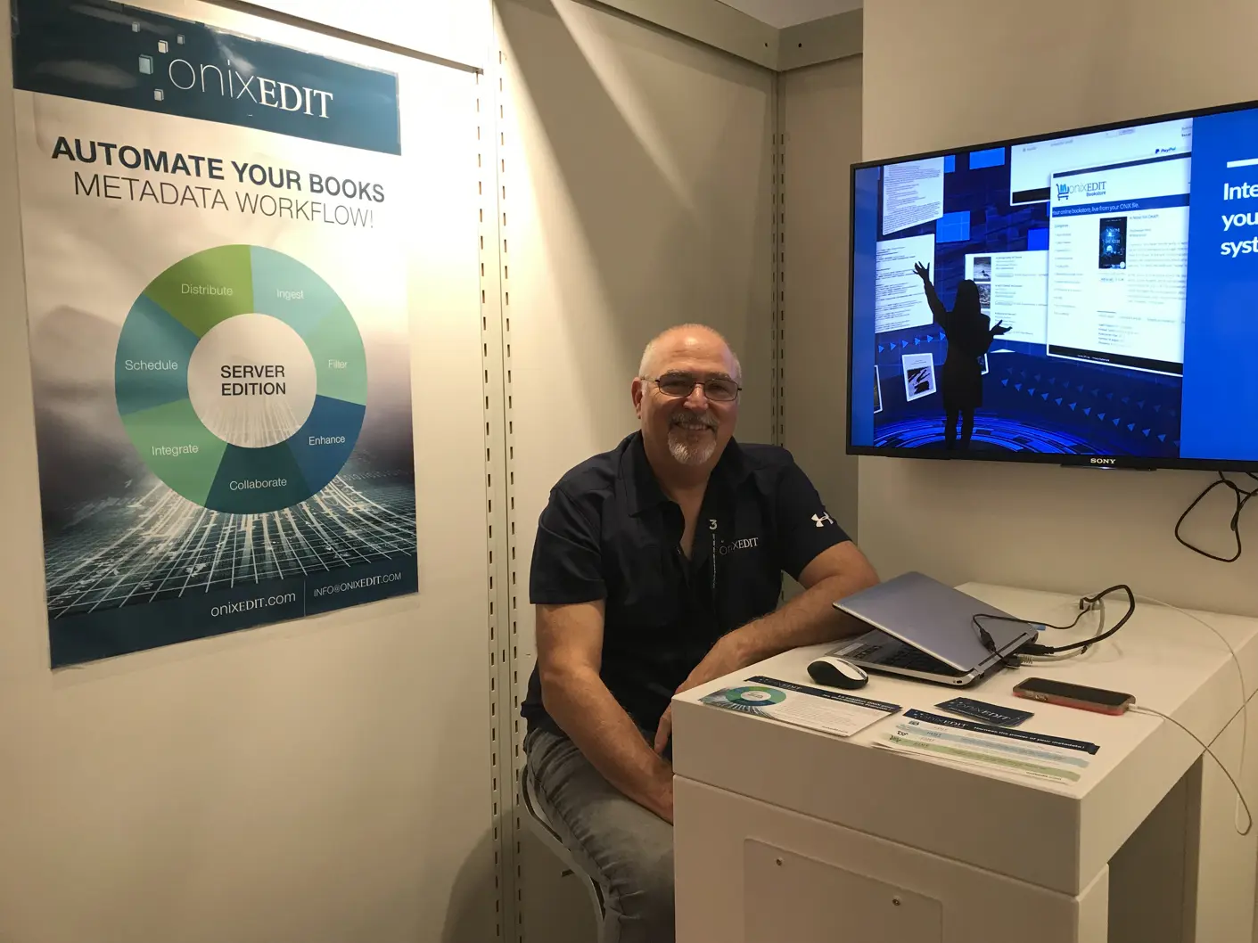 Raoul Guénette, at his kiosk, at the Frankfurt Bookfair 2019